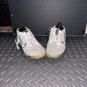 Nike White and Black Sneakers